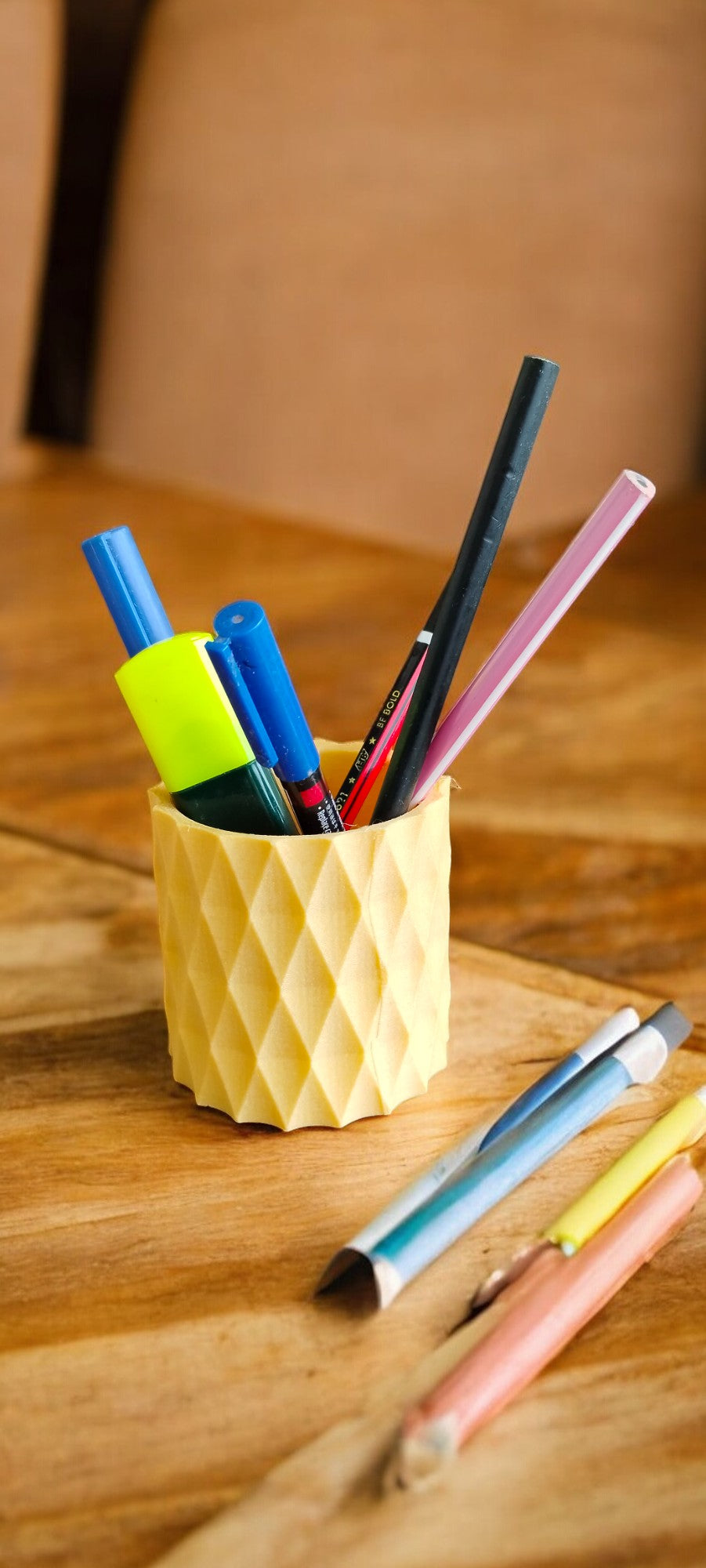 Diamond Pattern Pen Holder